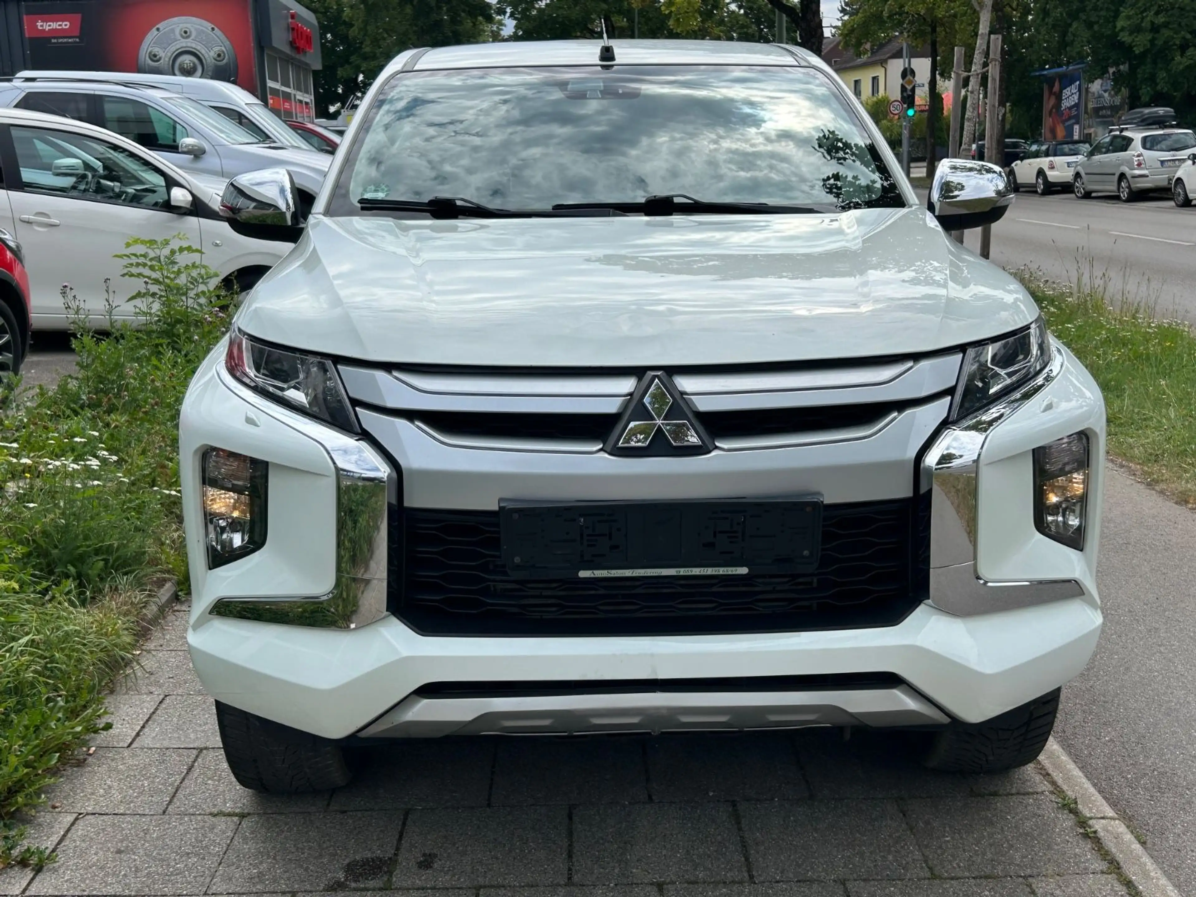 Mitsubishi L200 Plus Doppelkabine 4WD Kamera Standhzg Autom — photo 2