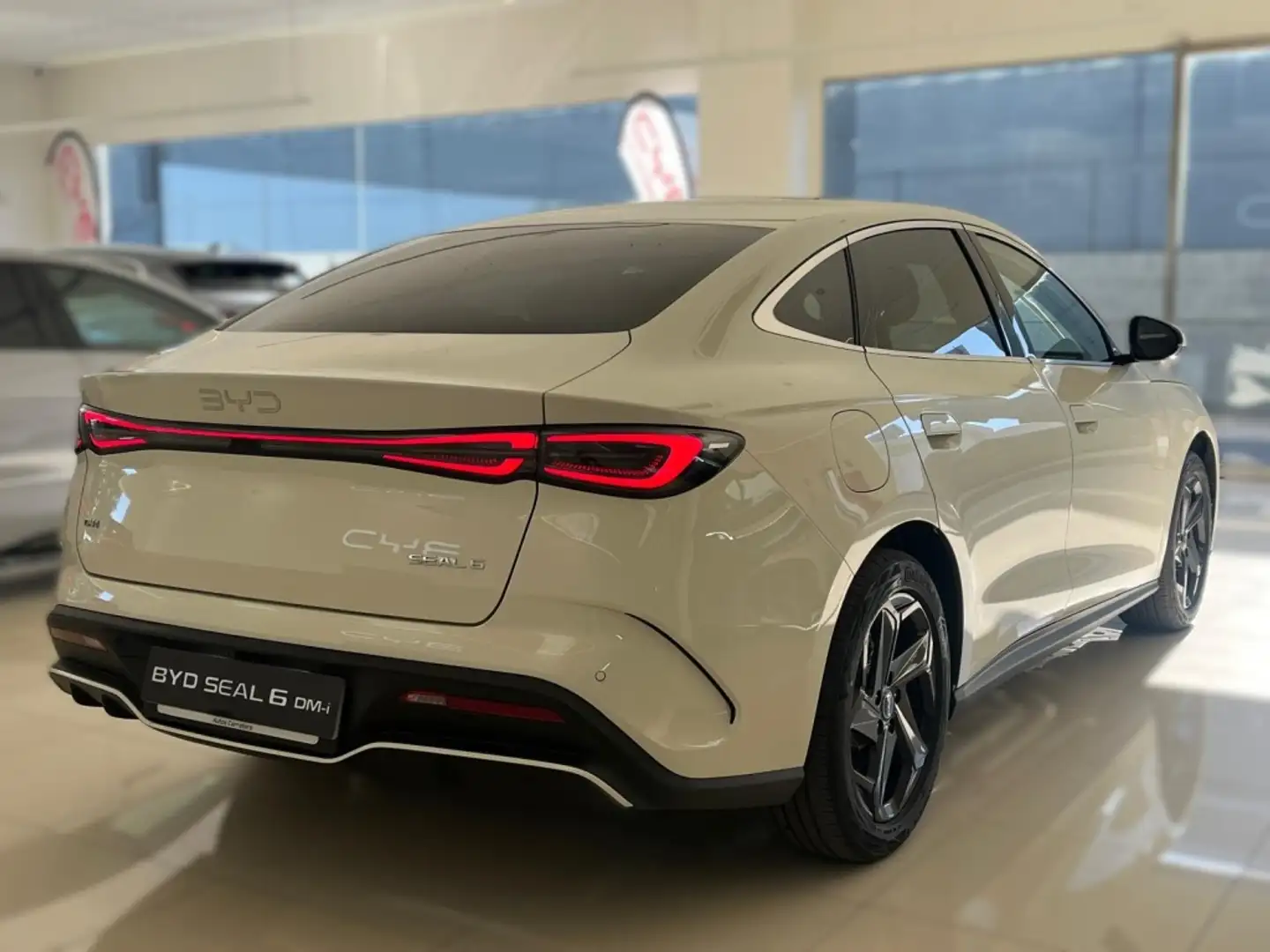 BYD Seal 6 DM-i Comfort Lite 156kW Blanco - 2