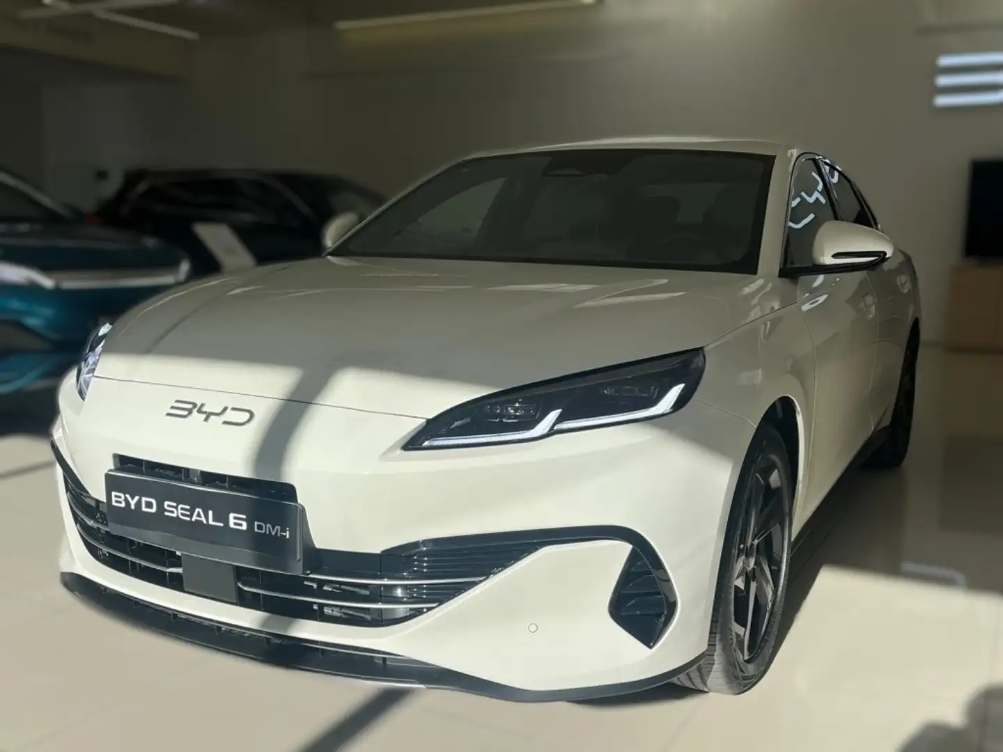 BYD Seal 6 DM-i Comfort Lite 156kW Blanco - 1