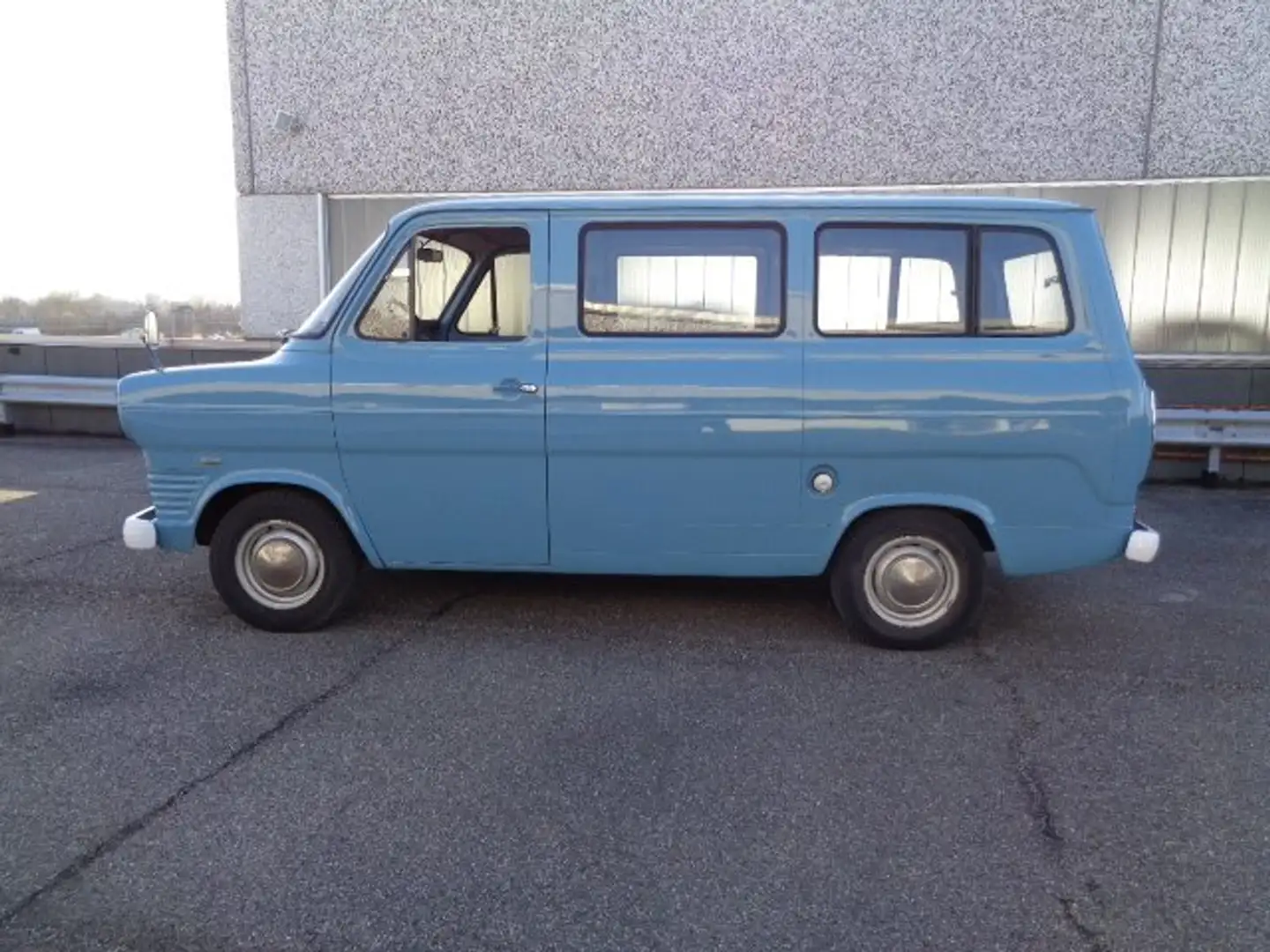 Ford Transit Kombi 9 posti v4 a BENZINA - 2