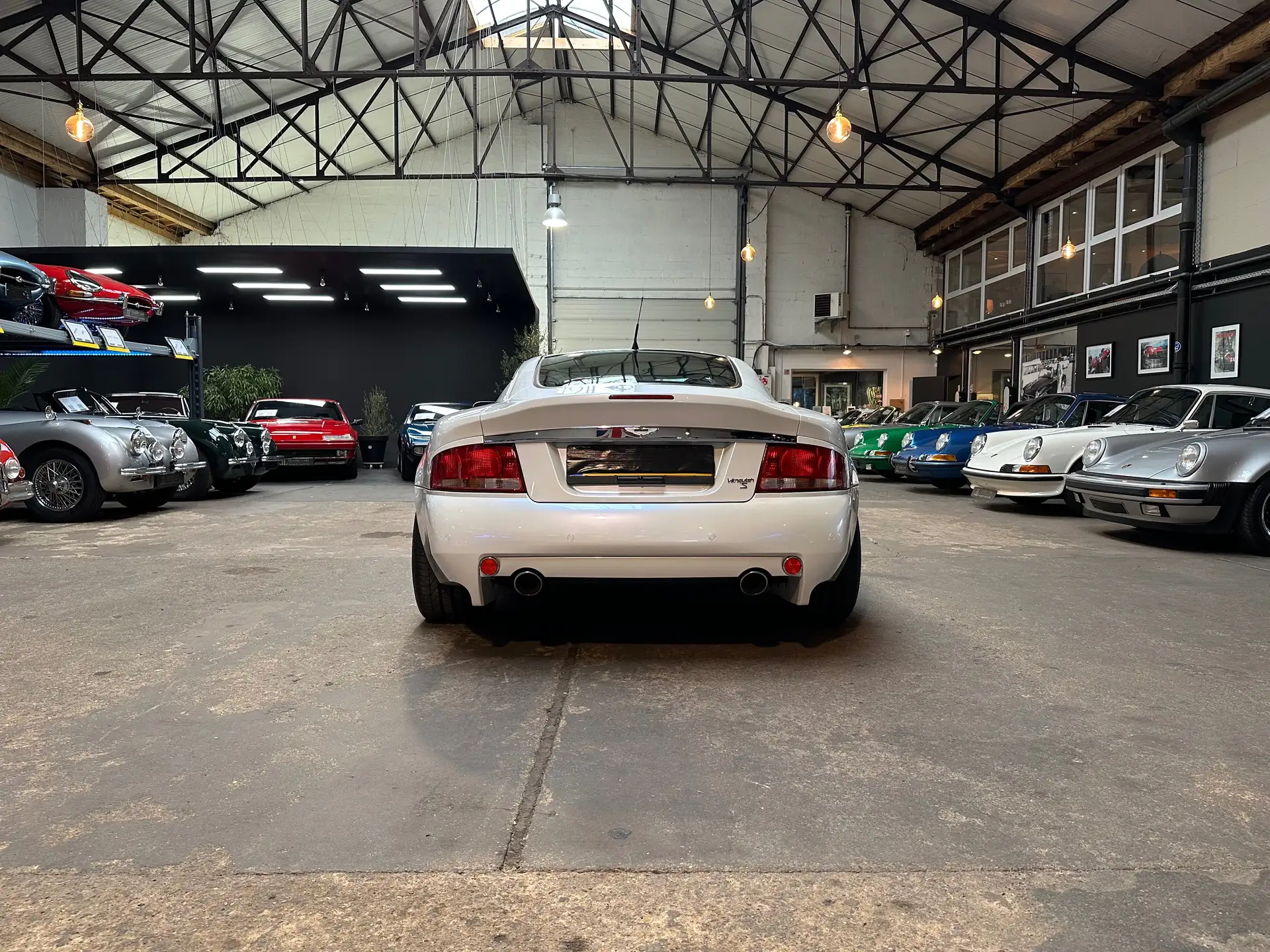 애스턴마틴 뱅퀴시 Coupe 2006 흰색 사진 6