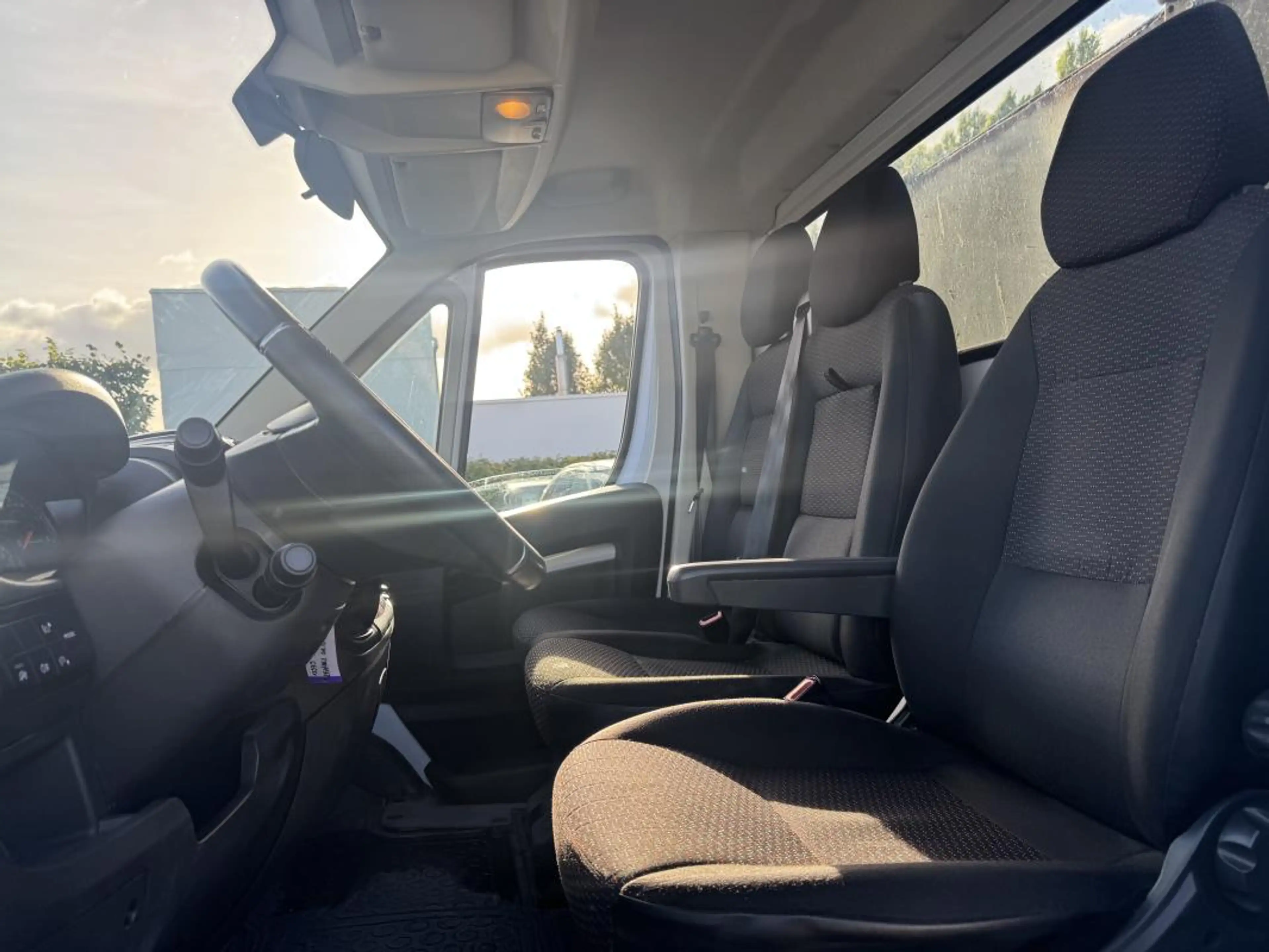 Peugeot Boxer 4,30m Camion Plateau Plate-Forme 2.2BlueHDI 165ch 16520€HT TVA RÉCUP GPS CLIM GAR 12M — photo 8