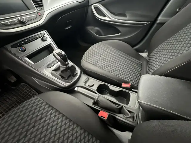 Opel Astra view 15