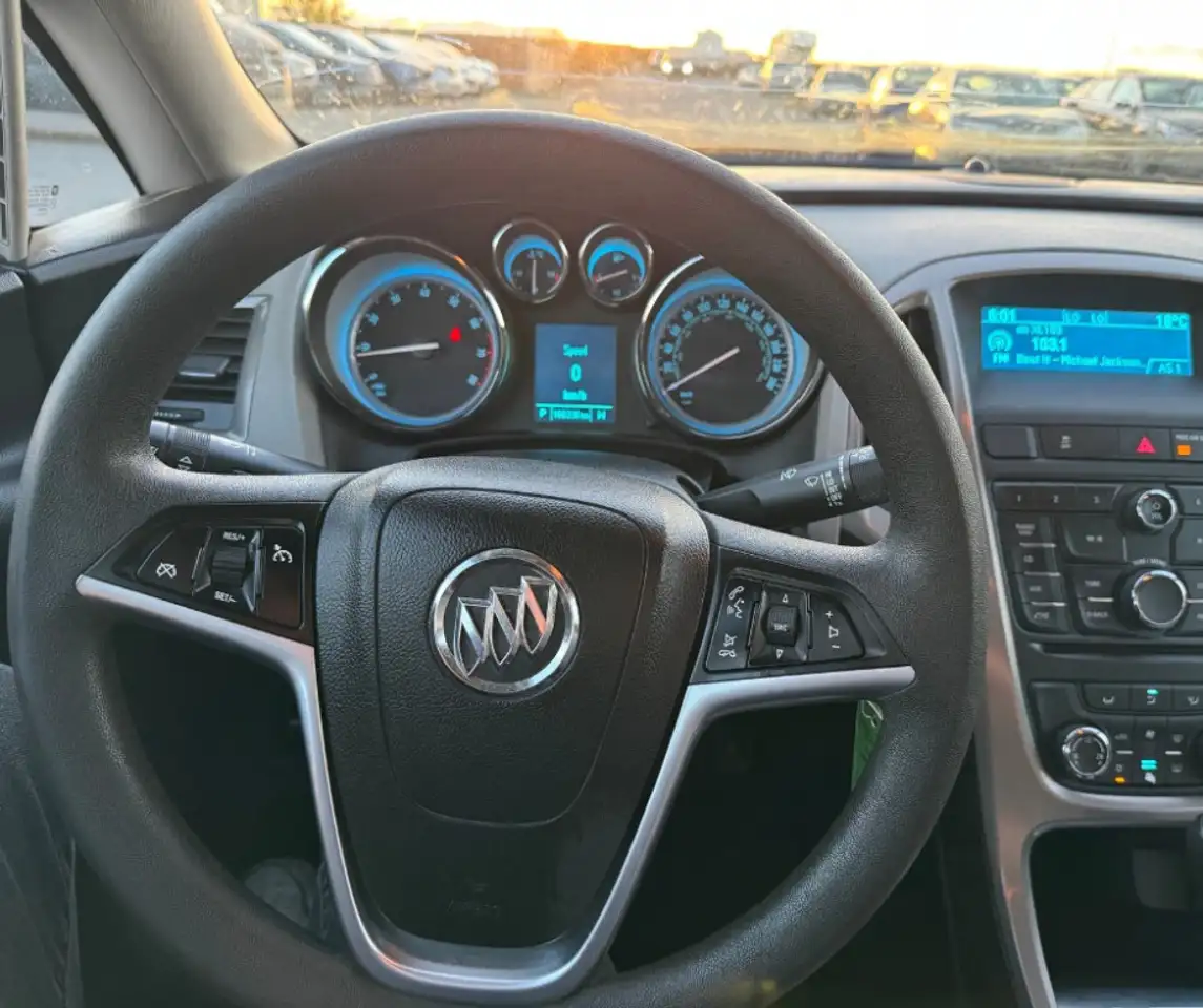 Buick Verano снимка Buick Verano