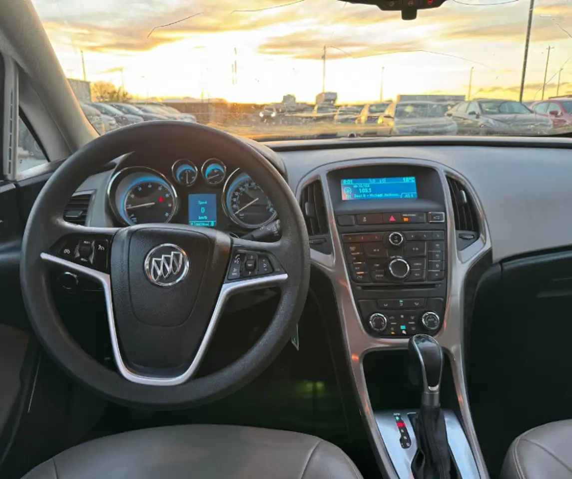 Buick Verano снимка Buick Verano