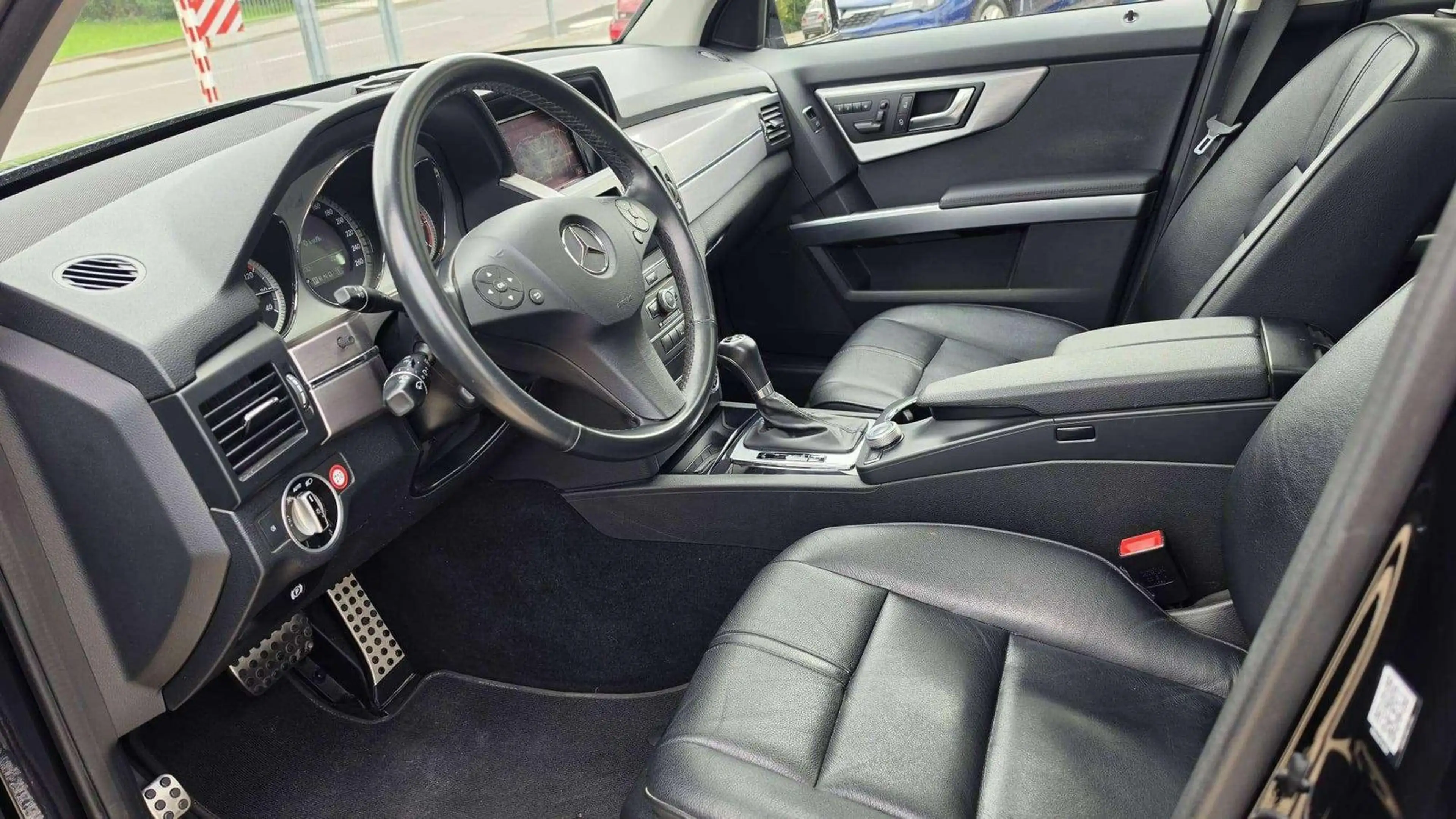 Mercedes-Benz GLK 350 4MATIC+TÜV+GARANTIE+PANO+LEDER+PARKSEN+KAMERA+AHK — photo 21