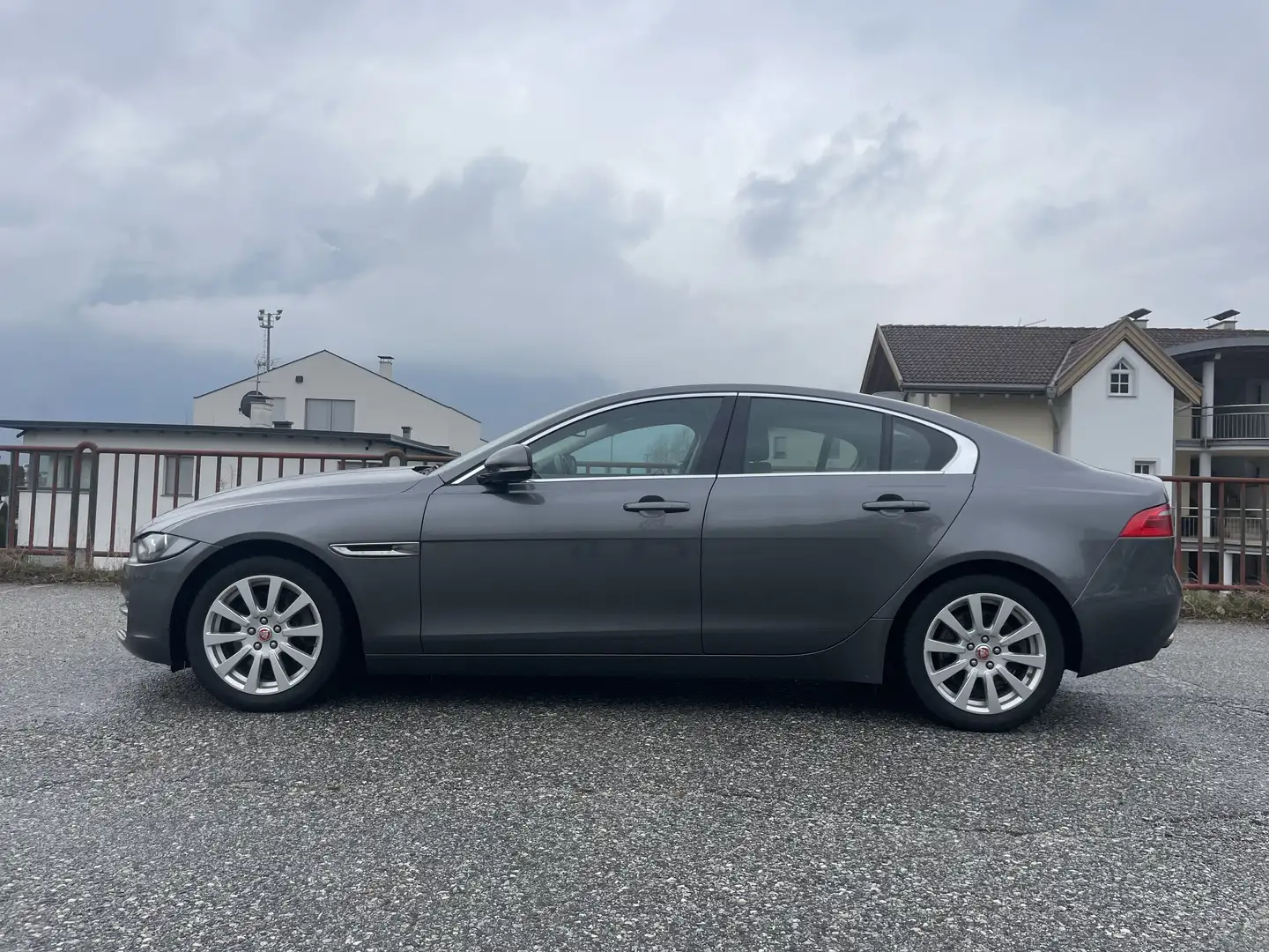 Jaguar XE 20d AWD Aut. Prestige Grigio - 1