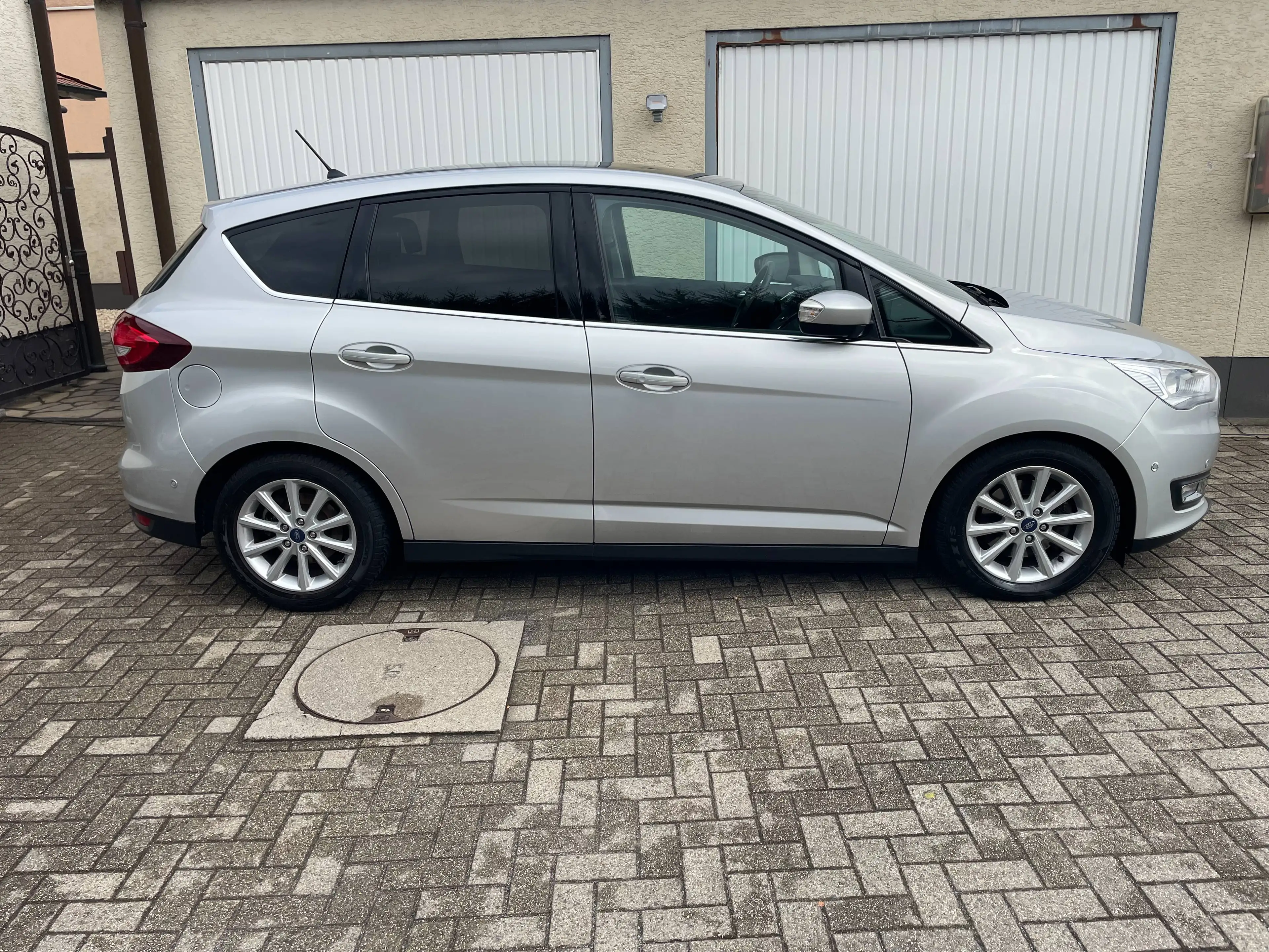 Ford C-Max TITANIUM PANORAMA KEYLESS KAMERA PDC NAVI MEDIA LED TEMPOMAT — photo 7