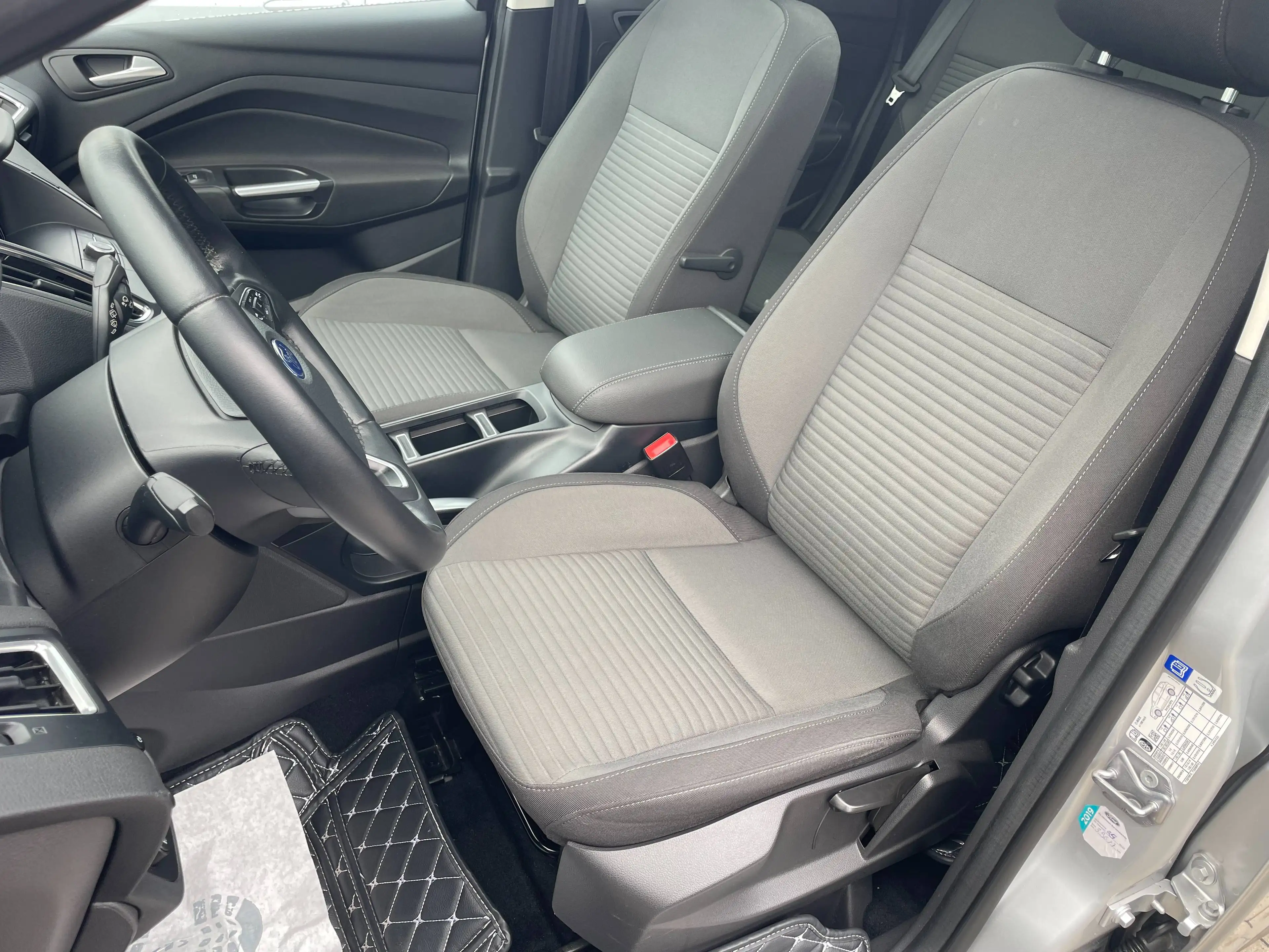 Ford C-Max TITANIUM PANORAMA KEYLESS KAMERA PDC NAVI MEDIA LED TEMPOMAT — photo 11