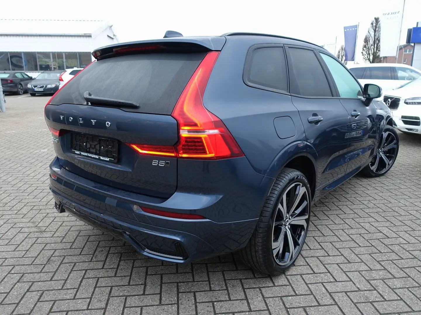 Volvo XC60 Ultra B5 AWD Mild-Hybrid/Dark/Pano/360°/B&W Blau - 2