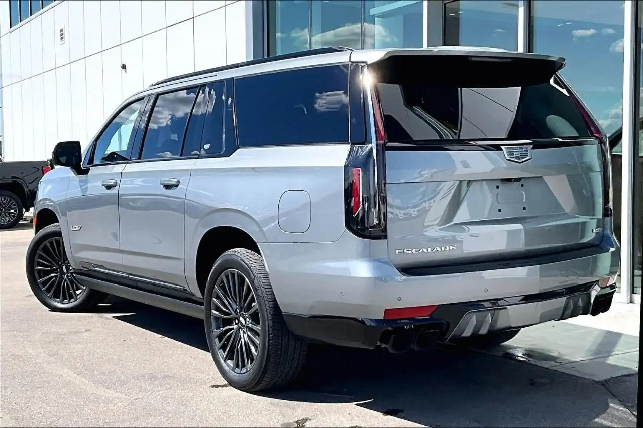Cadillac Escalade снимка Cadillac Escalade