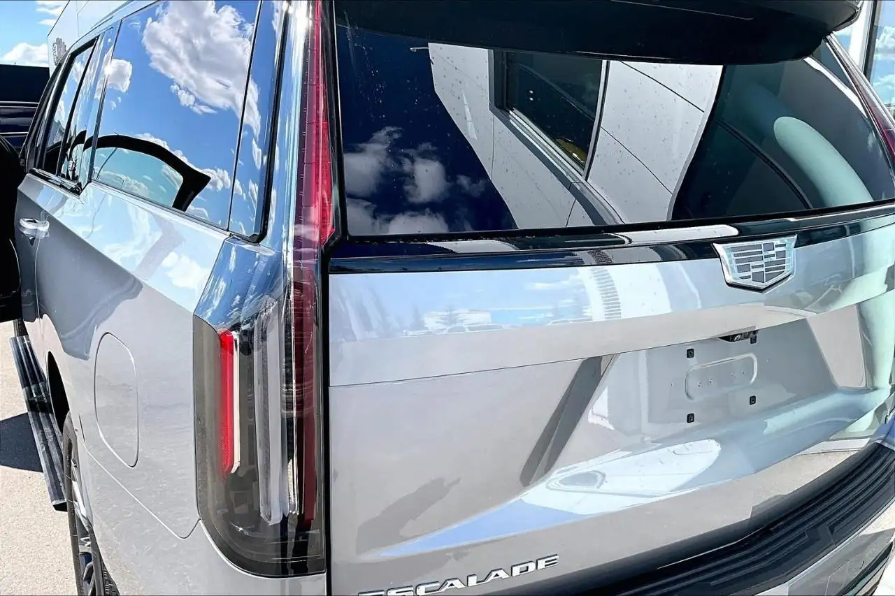 Cadillac Escalade снимка Cadillac Escalade