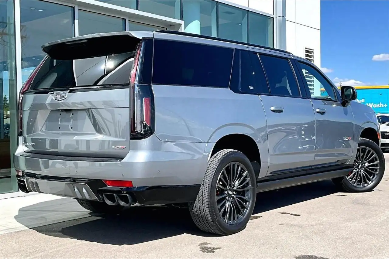 Cadillac Escalade снимка Cadillac Escalade