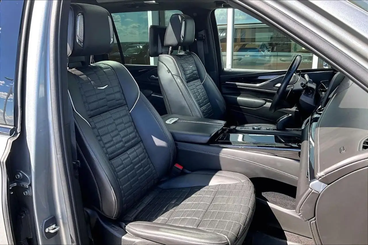 Cadillac Escalade снимка Cadillac Escalade