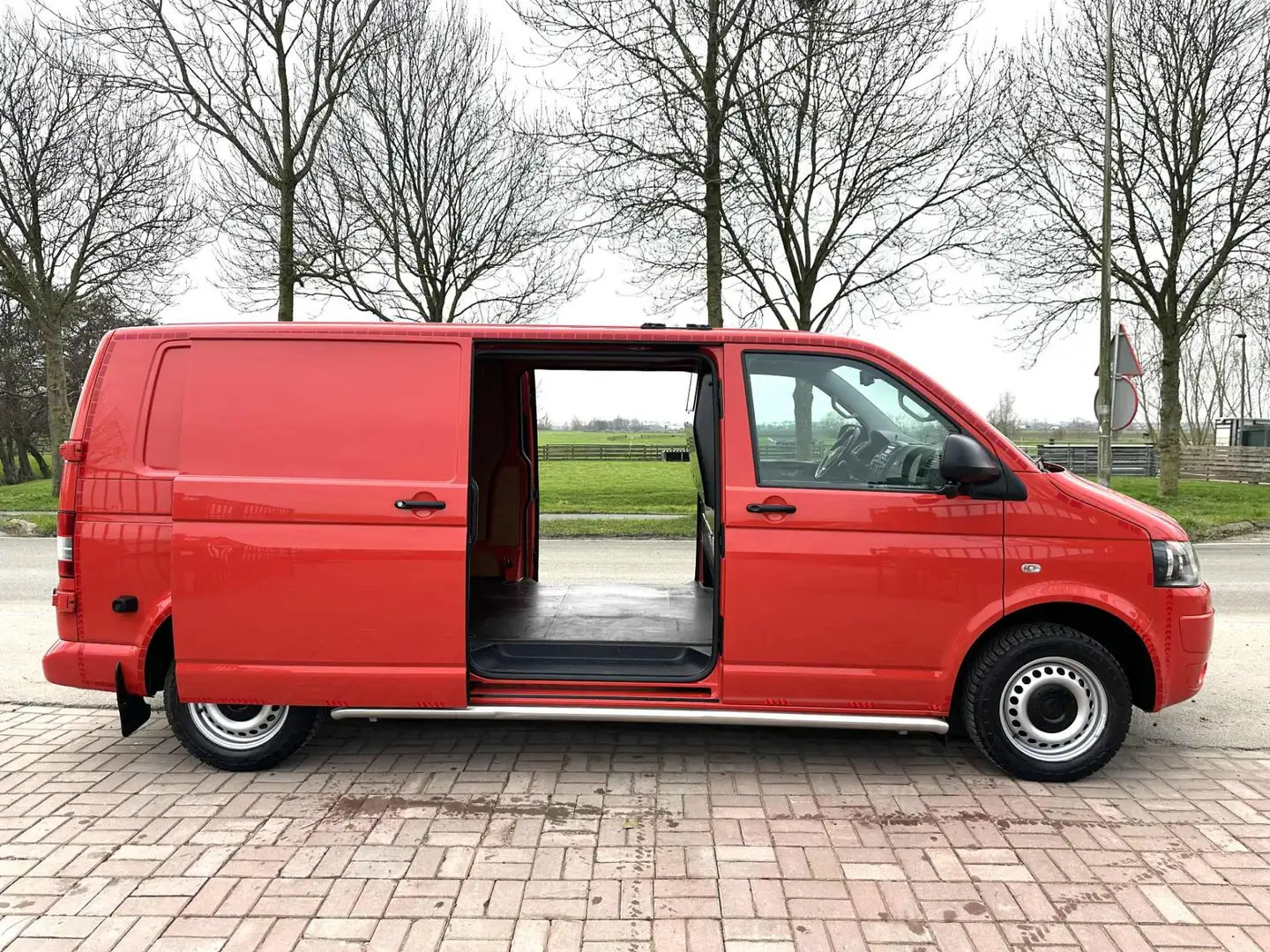 Volkswagen Transporter 2.0 TDI L2H1 6 DEURS! MARGE 3 PERSOONS Rood - 2