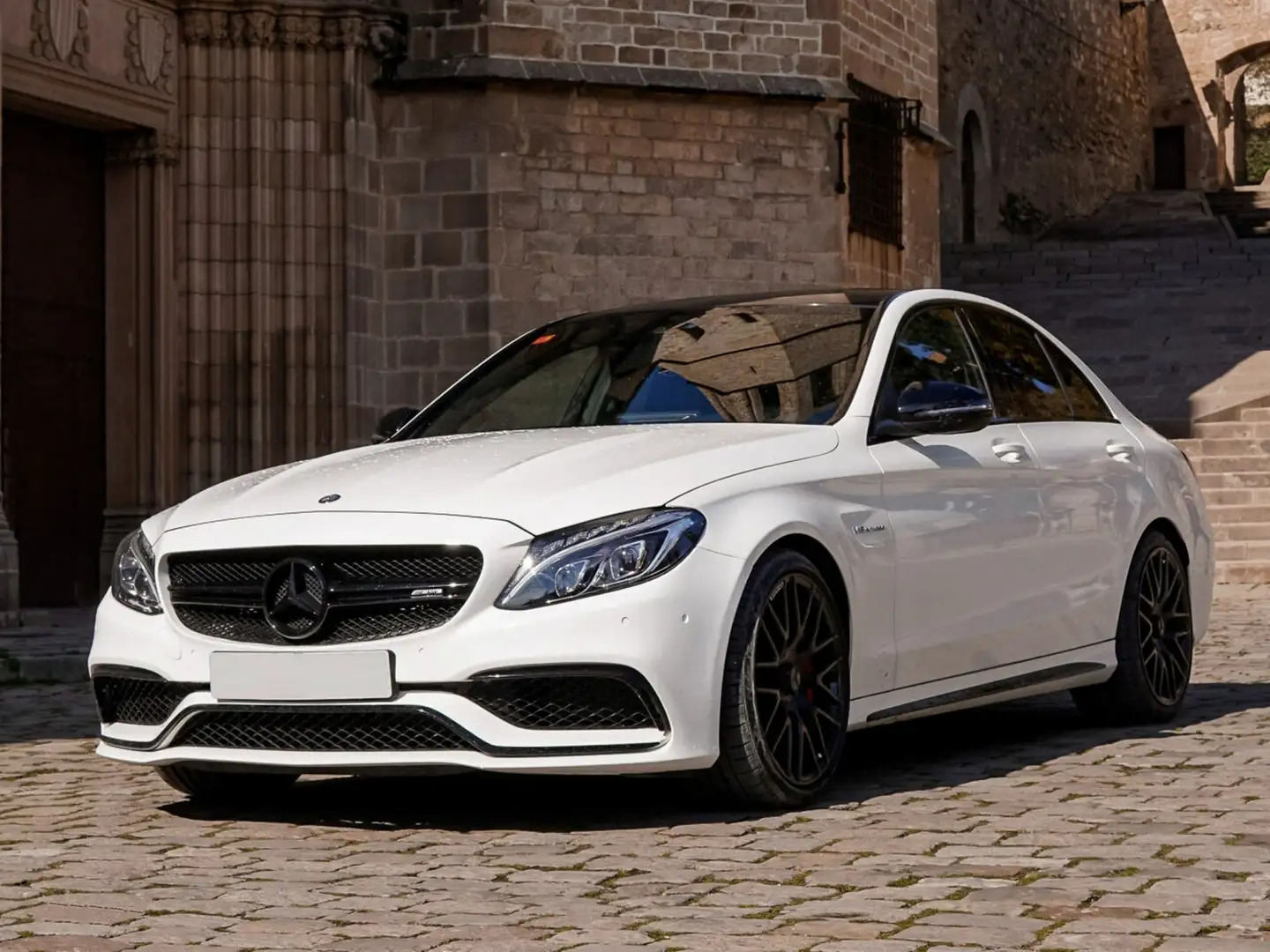 Mercedes-Benz C 63 AMG White - 1
