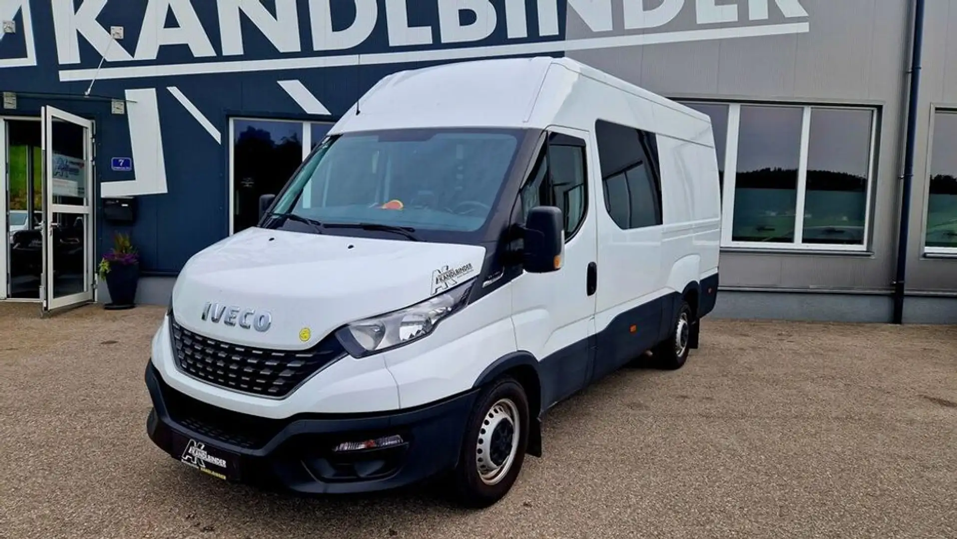 Iveco Daily HKa 35 S ... V Radstand 3520 L aut. Weiß - 1
