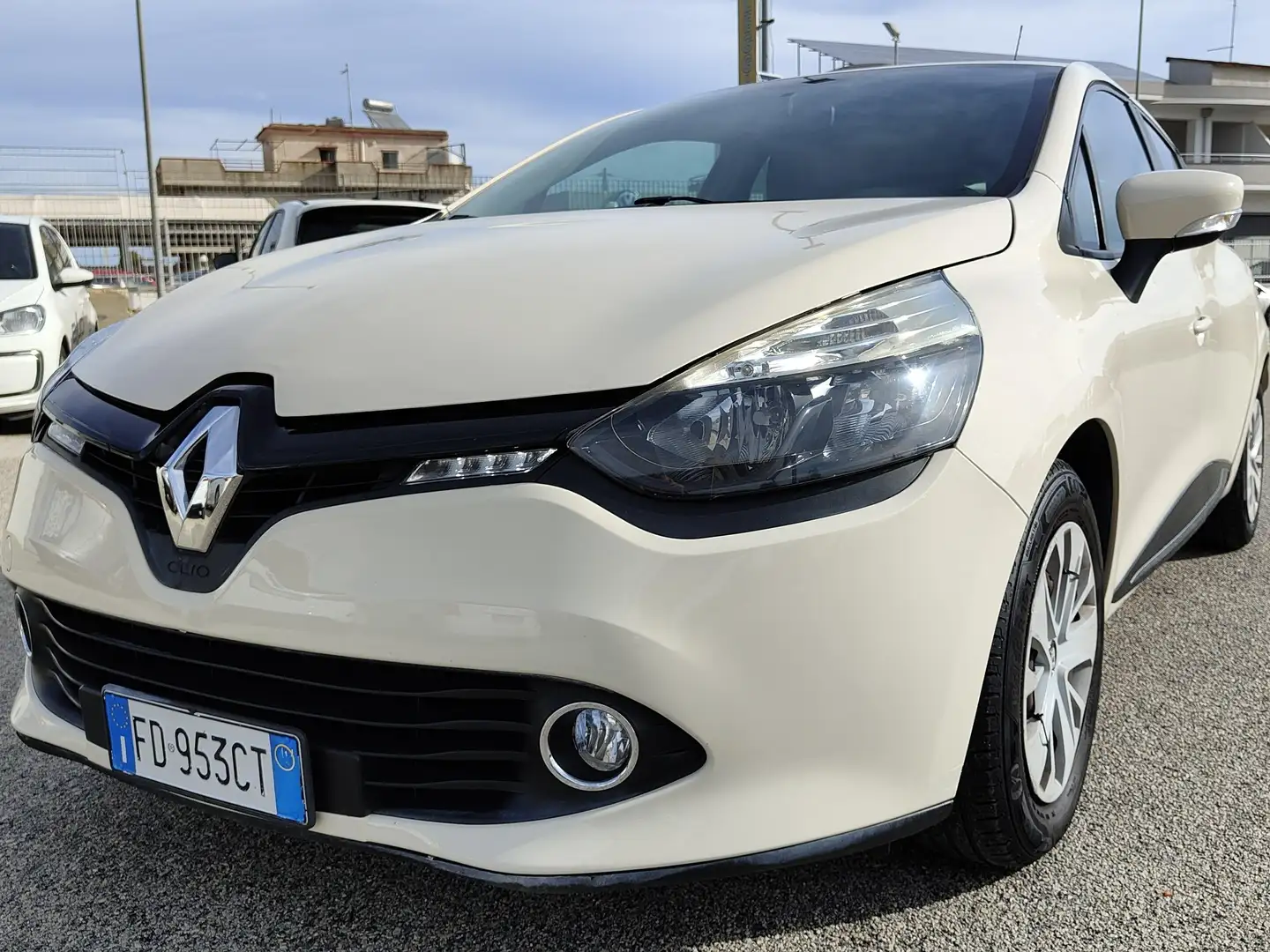Renault Clio Clio IV 2012 5p 1.2 Life (wave) 75cv E6 Beige - 1