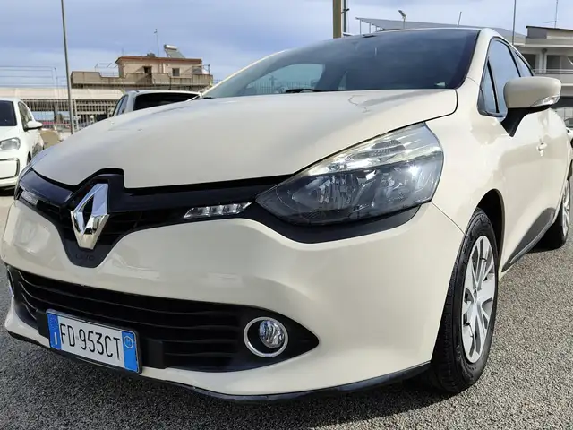 Renault Clio Clio IV 2012 5p 1.2 Life (wave) 75cv E6
