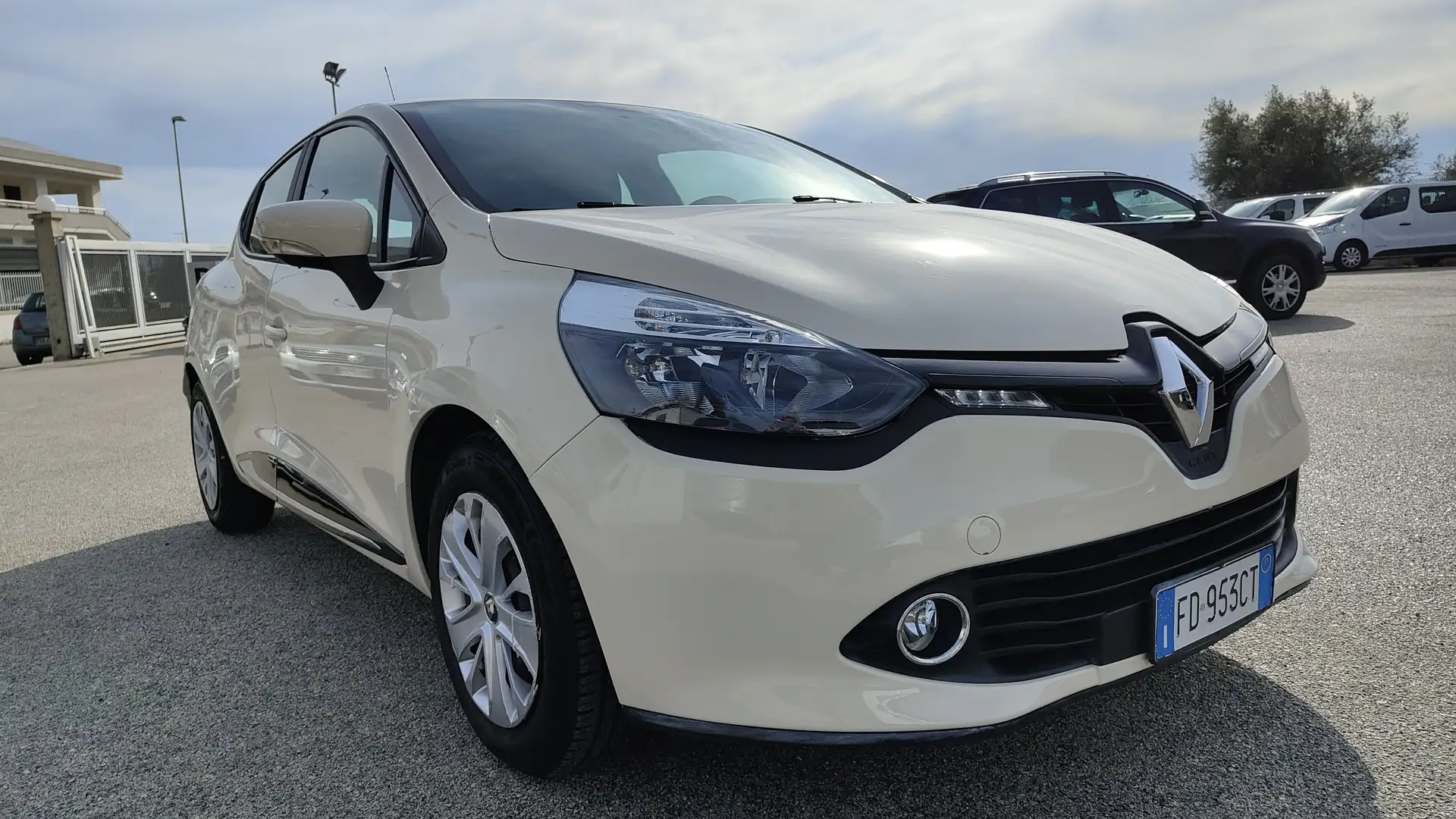 Renault Clio Clio IV 2012 5p 1.2 Life (wave) 75cv E6 Beige - 2