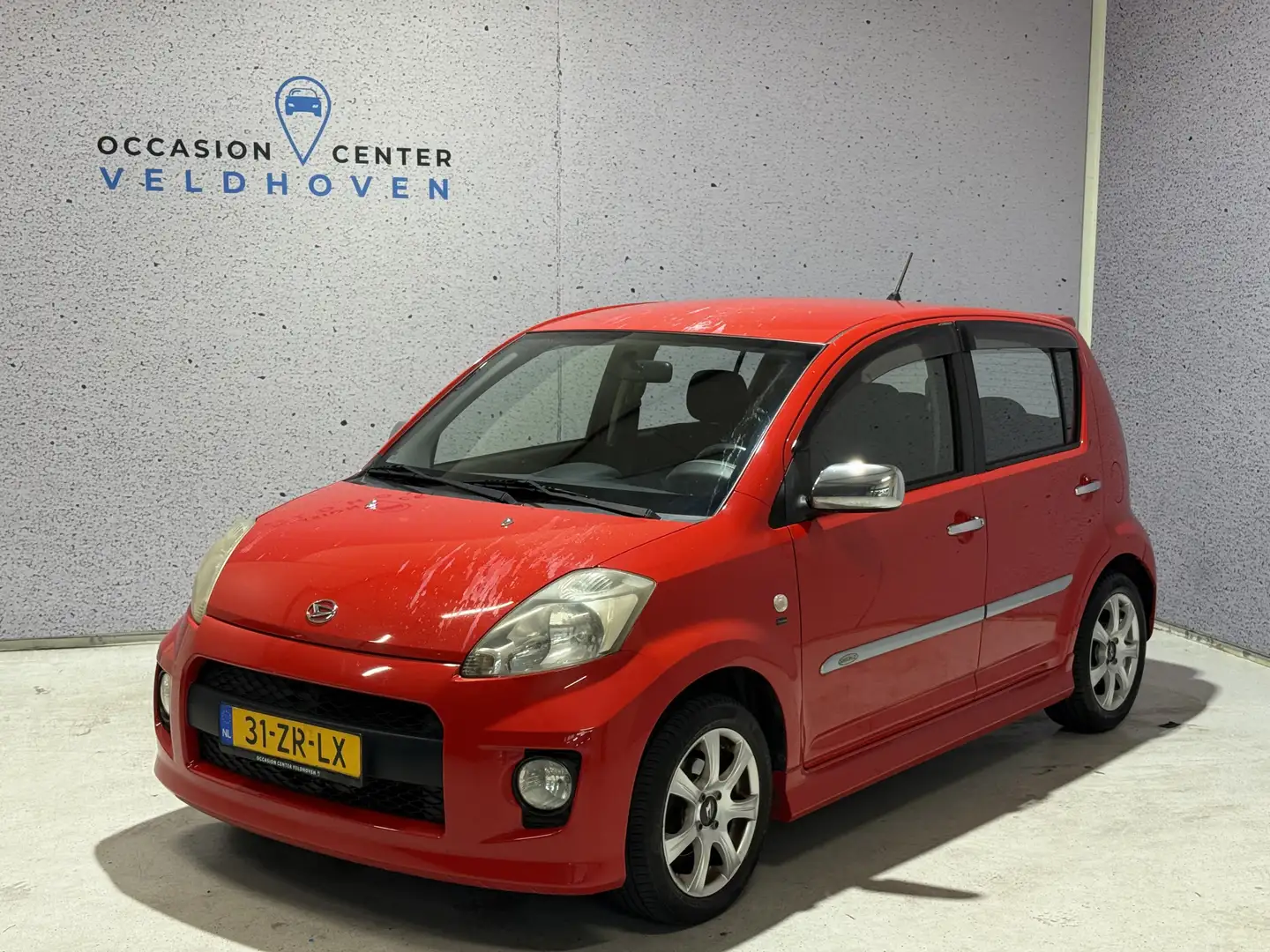 Daihatsu Sirion 2 1.3-16V Sport // AIRCO // L.M. VELGEN Rot - 1