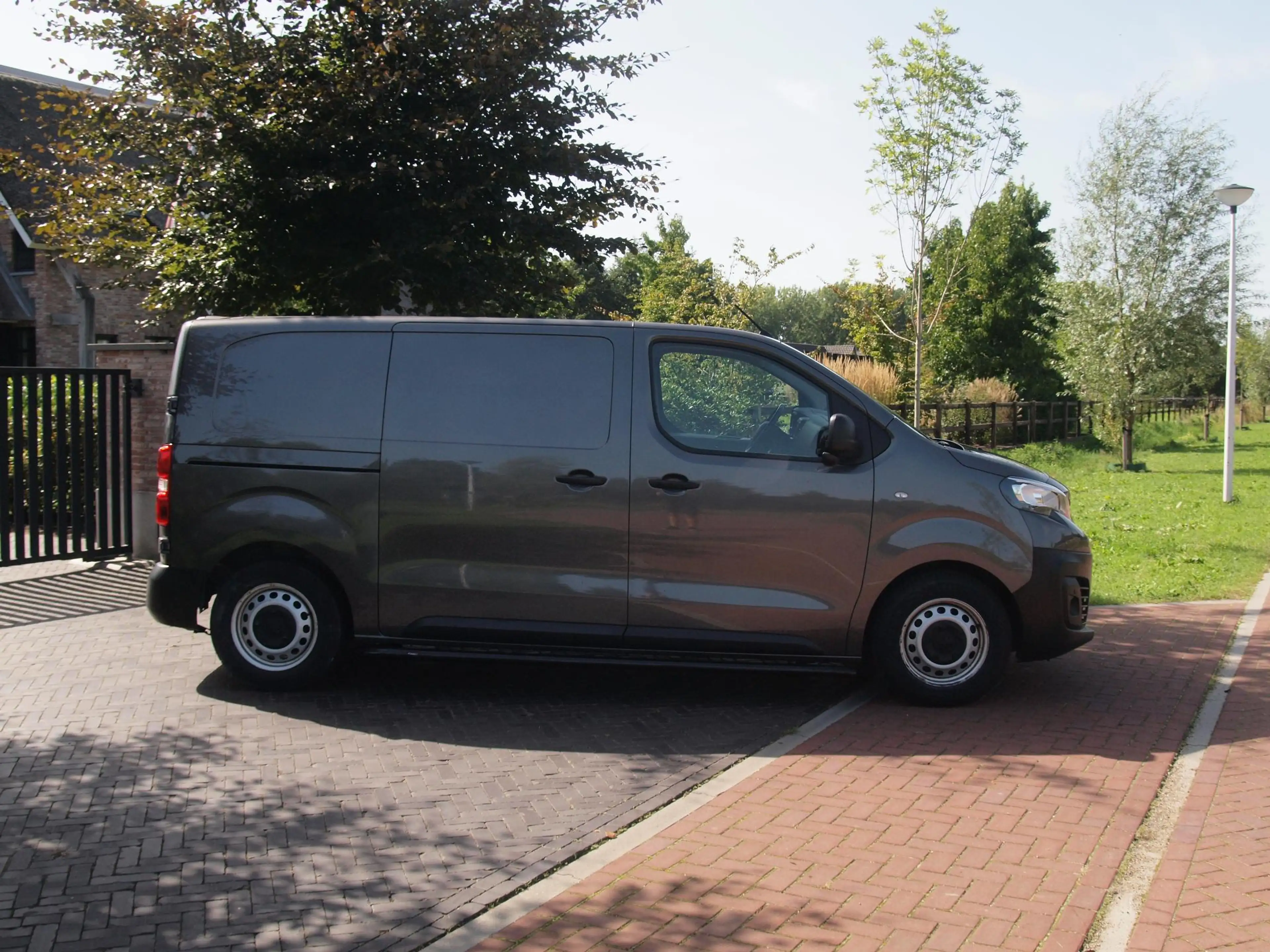 Peugeot e-Expert Standard Premium 75 kWh | Camera | Sidebars | NL-A — photo 11