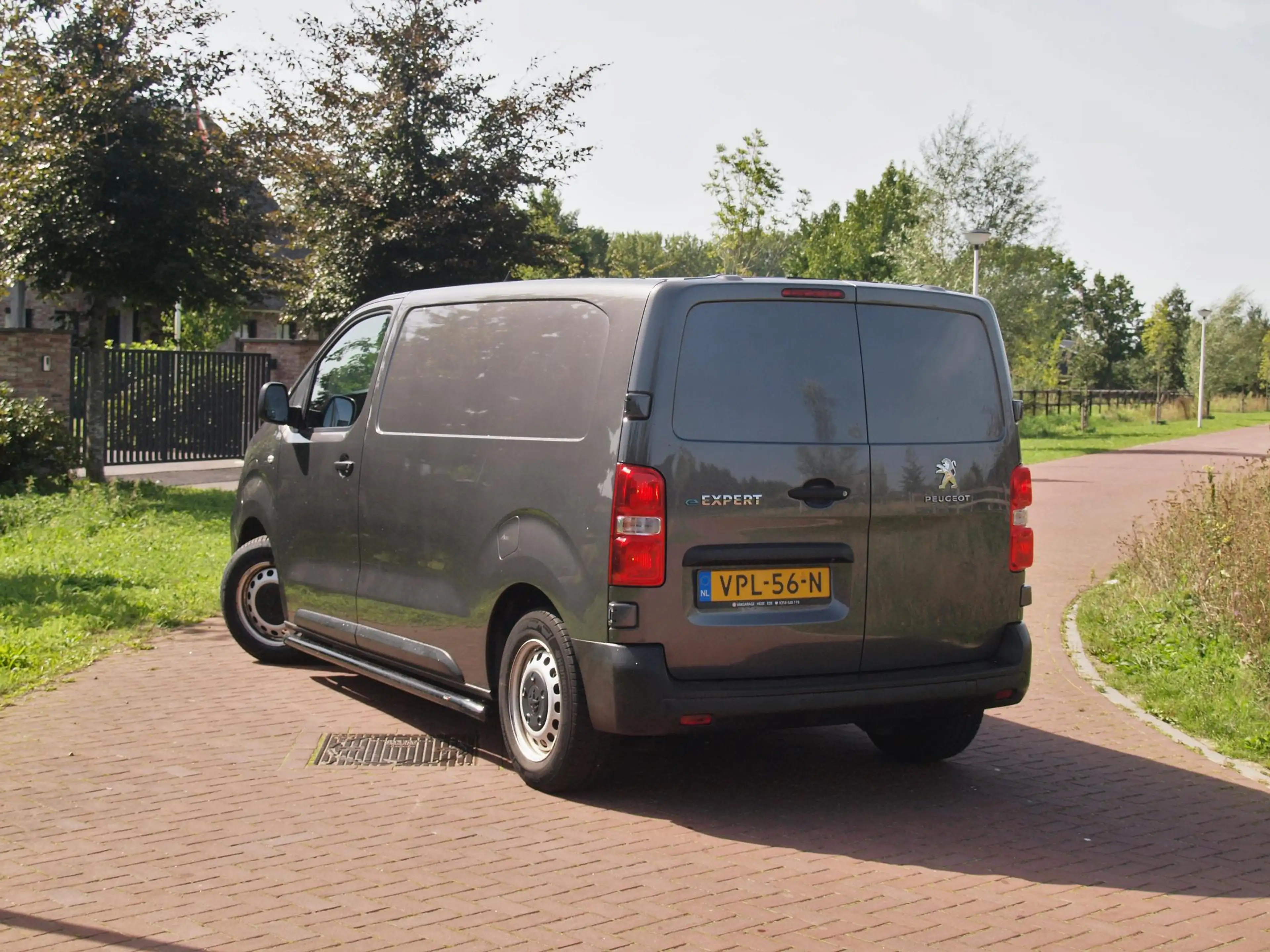 Peugeot e-Expert Standard Premium 75 kWh | Camera | Sidebars | NL-A — photo 2