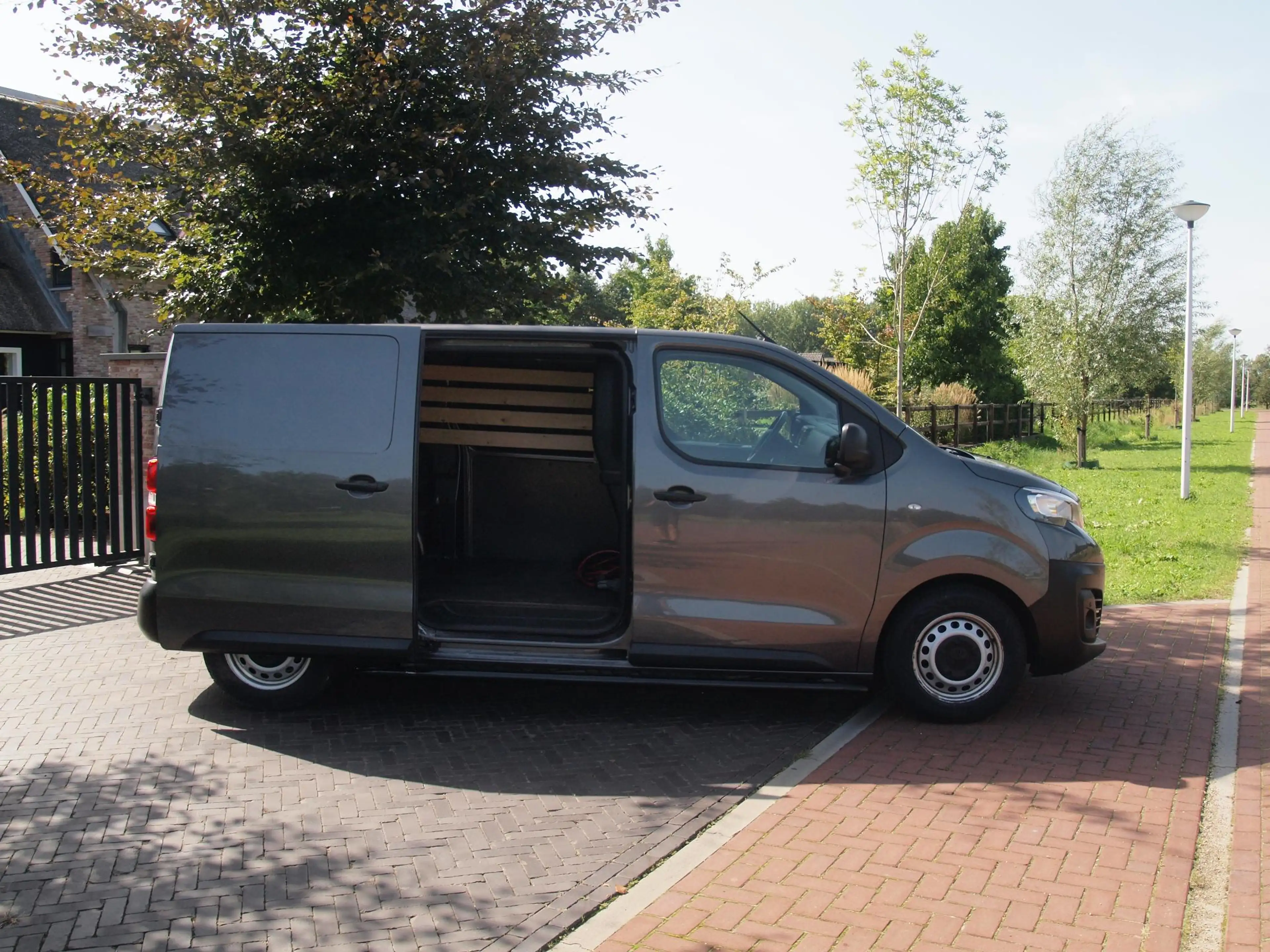 Peugeot e-Expert Standard Premium 75 kWh | Camera | Sidebars | NL-A — photo 12