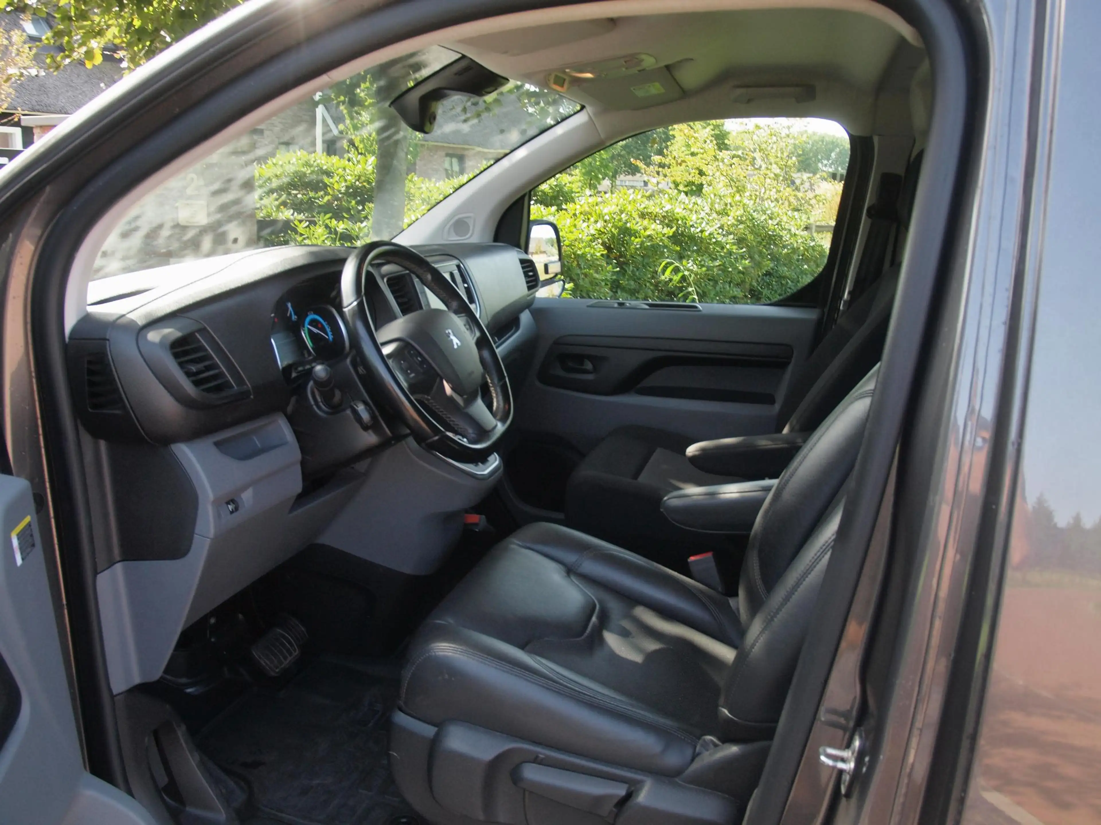 Peugeot e-Expert Standard Premium 75 kWh | Camera | Sidebars | NL-A — photo 13