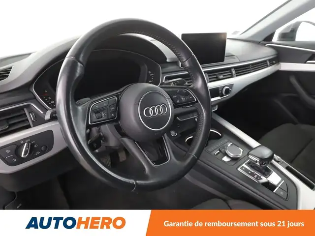Audi A4 view 11
