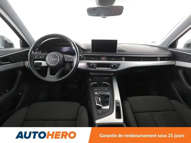 Audi A4 view 12