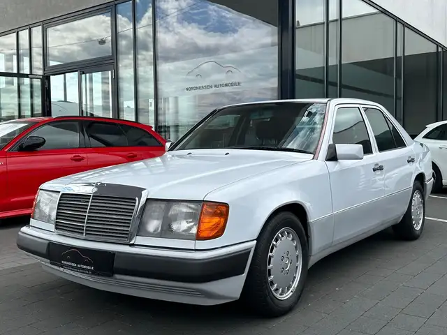 Mercedes-Benz E 320 Limousine | Schalter | Klima | TÜV NEU!