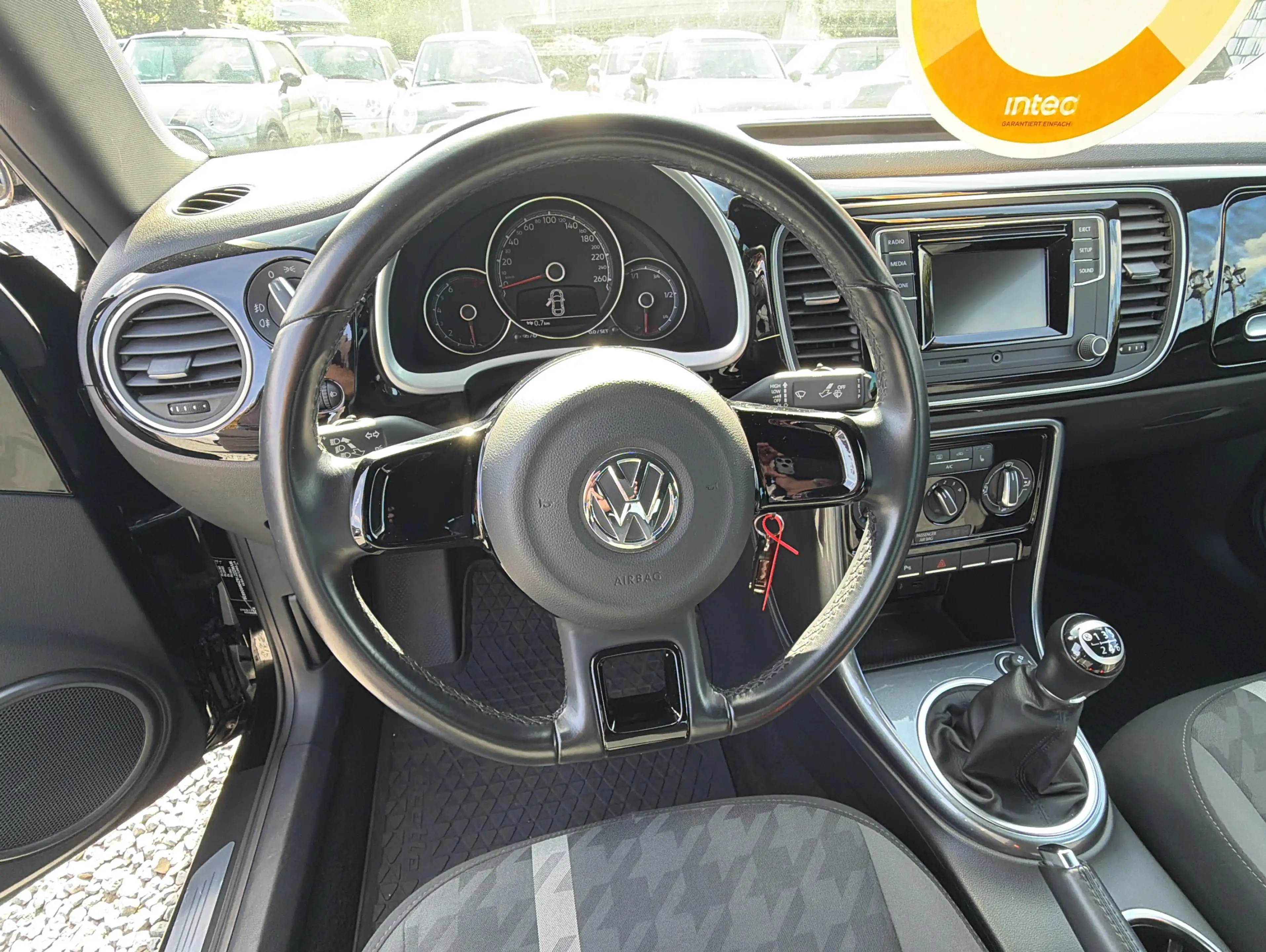 Volkswagen Beetle Design Sitzh Klima Tempomat Original KM — photo 14