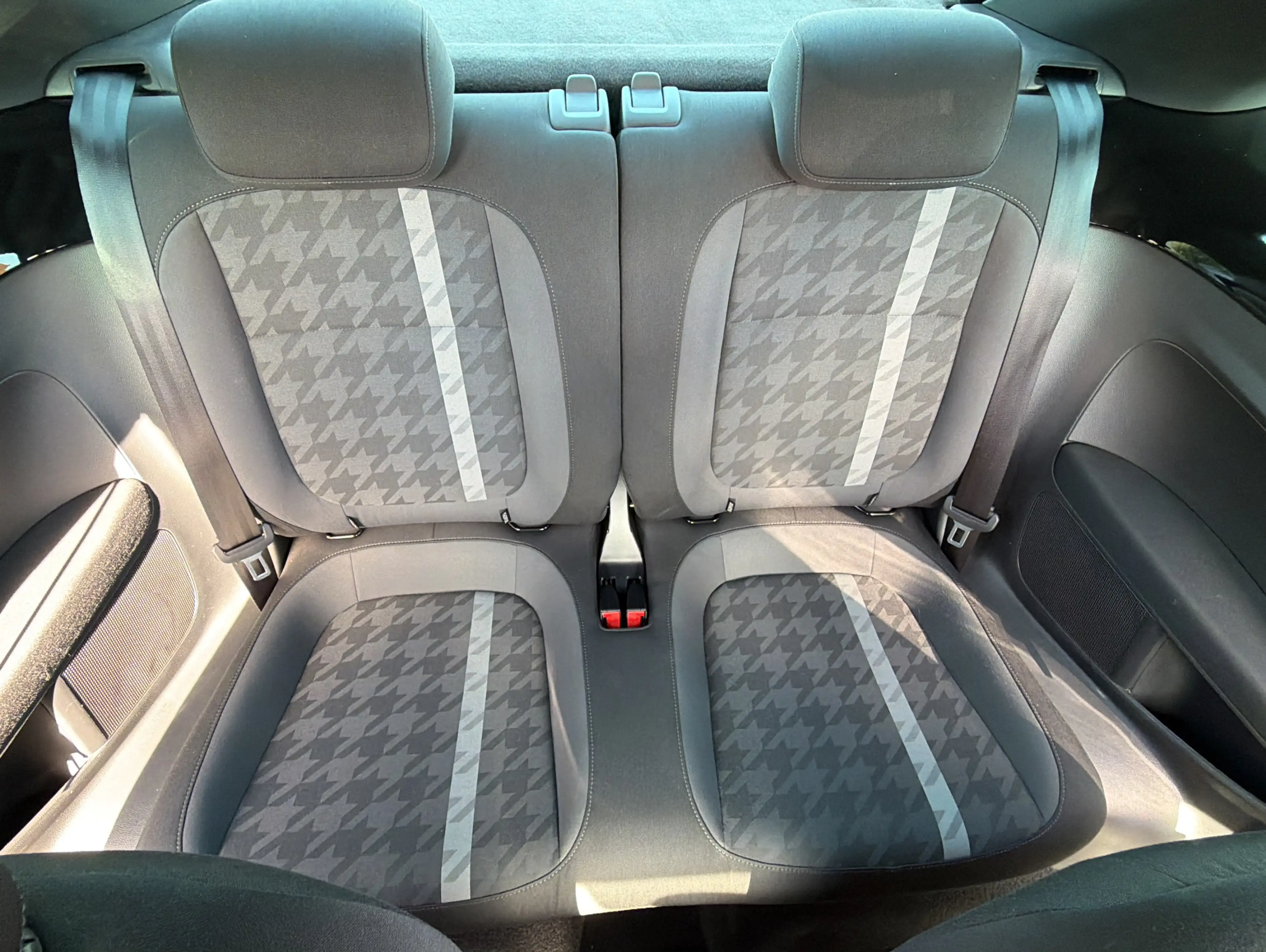 Volkswagen Beetle Design Sitzh Klima Tempomat Original KM — photo 13
