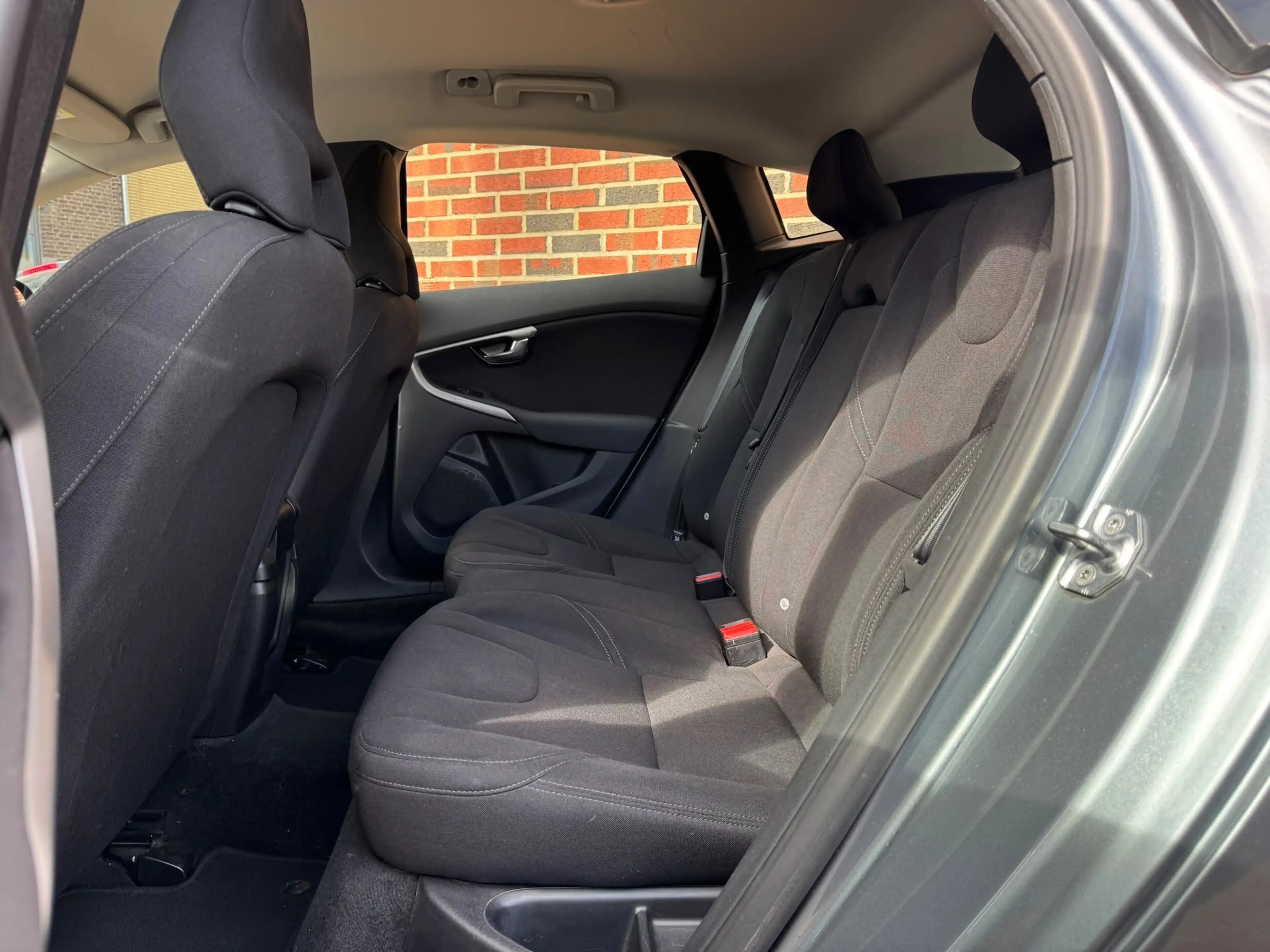 Volvo V40 / 1ere PROPRIÉTÉ / — photo 10