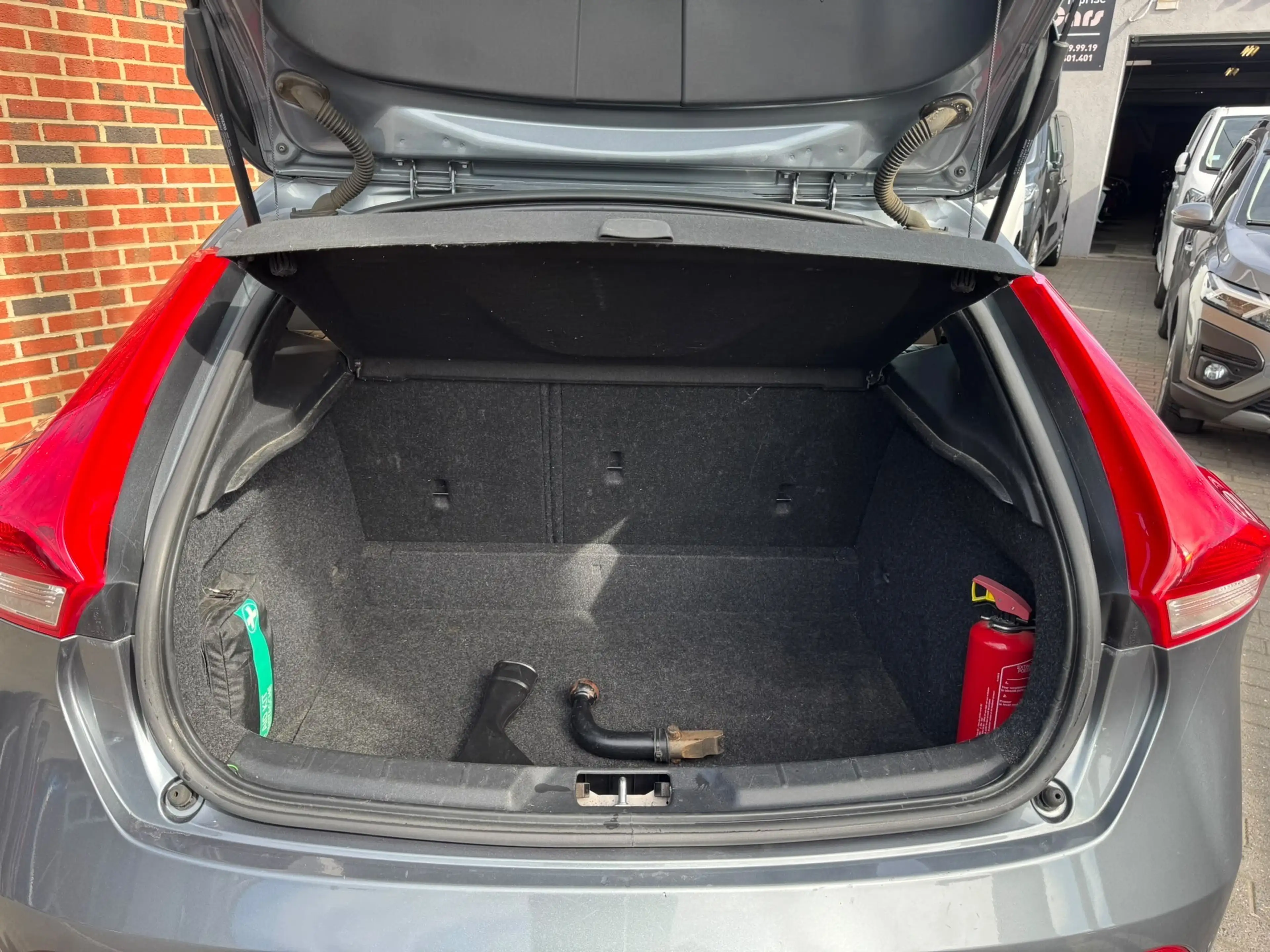 Volvo V40 / 1ere PROPRIÉTÉ / — photo 15