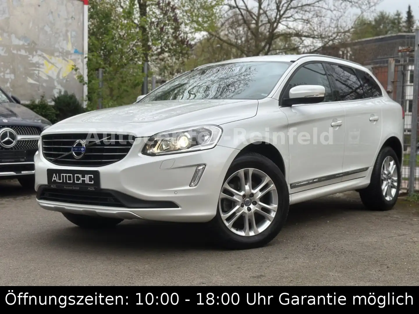 Volvo XC60 Summum 181PS*Standheiz.*Kamera*Xenon*EXPORT Weiß - 2