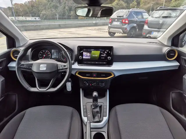 Seat Arona view 8