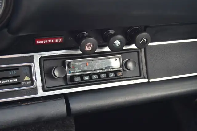 Porsche 911 view 7