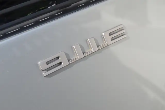 Porsche 911 view 10