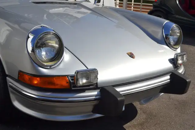 Porsche 911 view 15