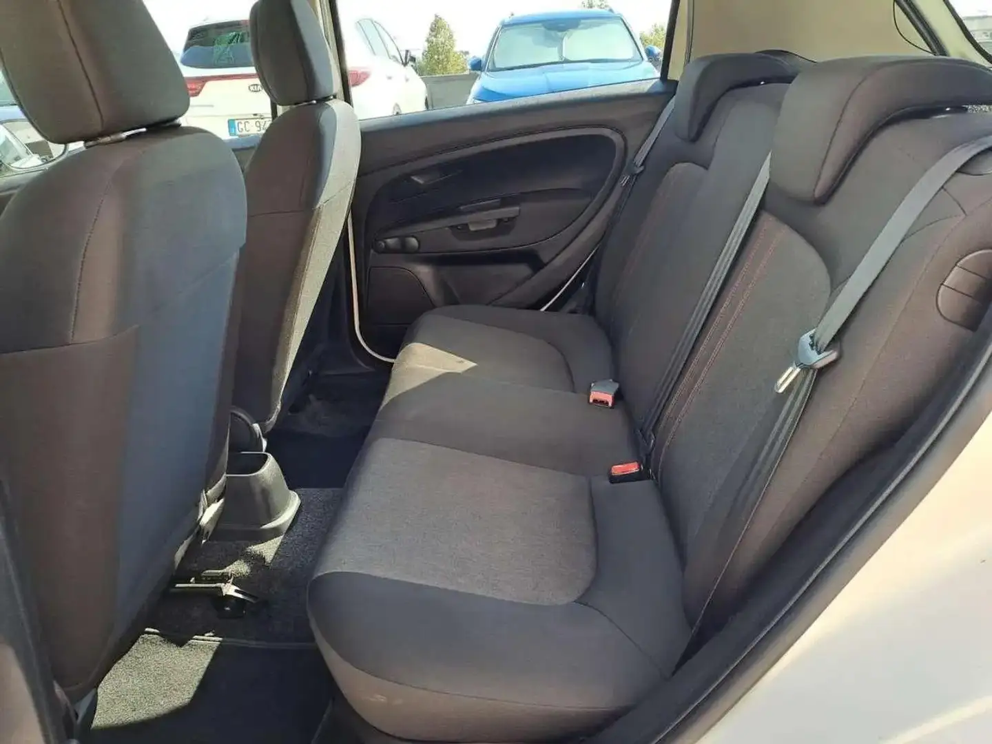 Audi A3 2.0 TDI 140 DPF Quattro Ambiente - 2