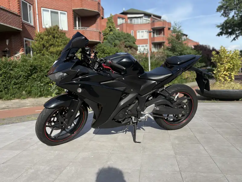 Yamaha YZF-R3 - foto 2