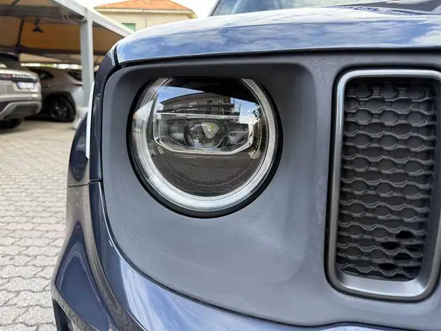Jeep Renegade view 8