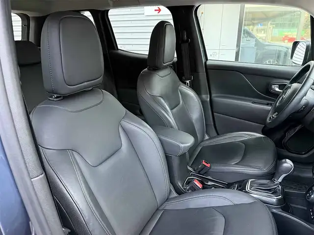 Jeep Renegade view 23