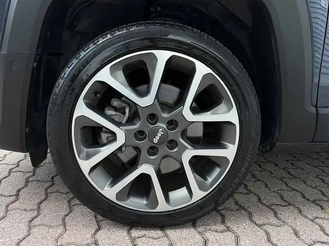 Jeep Renegade view 9