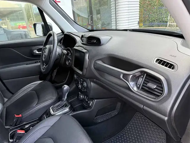Jeep Renegade view 24