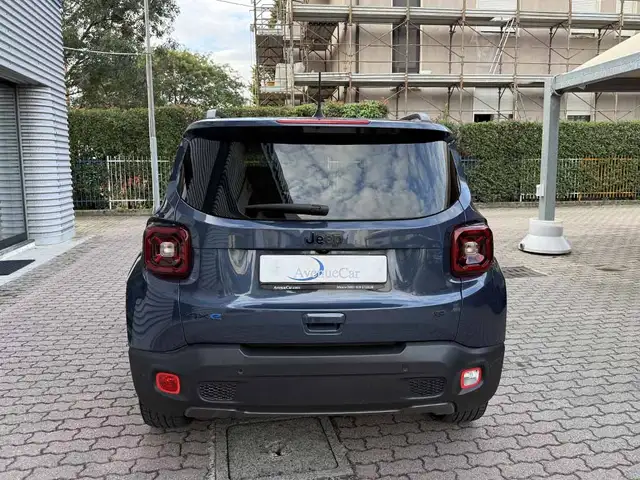 Jeep Renegade view 6