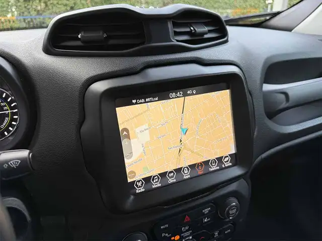 Jeep Renegade view 20