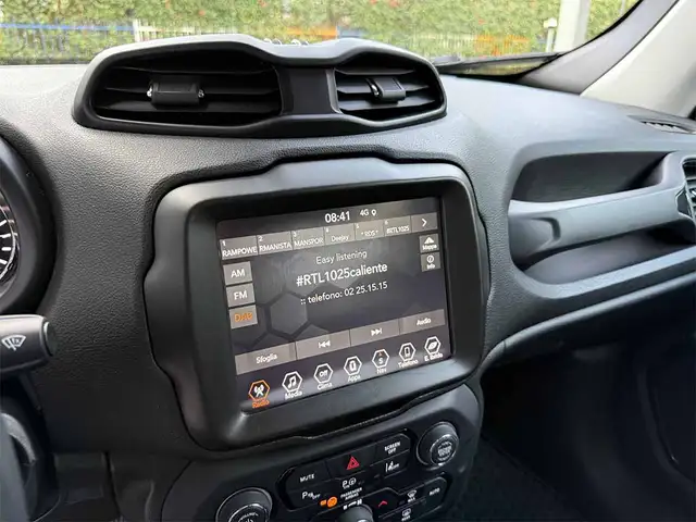 Jeep Renegade view 22